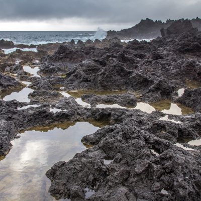 Lava-Strand am Termas de Ferraria