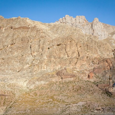 Blick auf die Berglandschaft von İshaq Paşa Sarayı