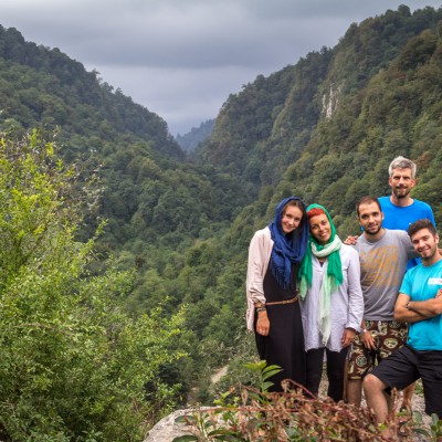 Unsere kleine Reisegruppe vor den Nebelwäldern