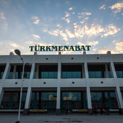 Der Bahnhof in Turkmenabat