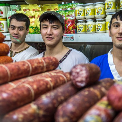 Wurstverkäufer auf dem Basar