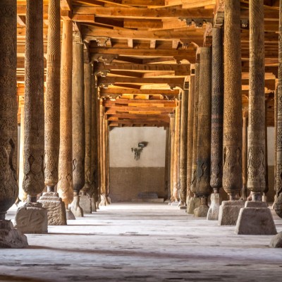 Säulen im Tosh-Hovli-Palast