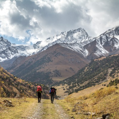 Anja und Guide auf dem Weg zum Jiptik-Pass (4.185m)