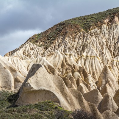 Durch Erosion geformte Felsen nahe Göreme