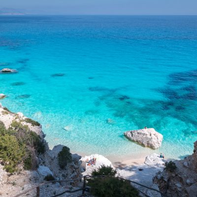 Blick auf das glasklare Wasser von Cala Goloritze