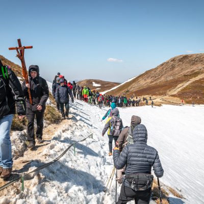 Kreuzwegprozession auf dem Weg zum Gipfel