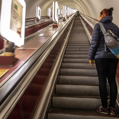 Metro mit der tiefstgelegenen Station der Welt (105m/4,5min)