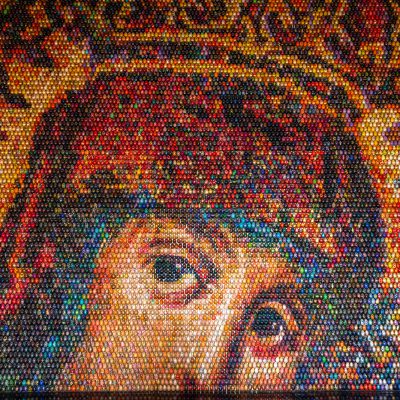 Wandbild aus 11.000 Ostereiern