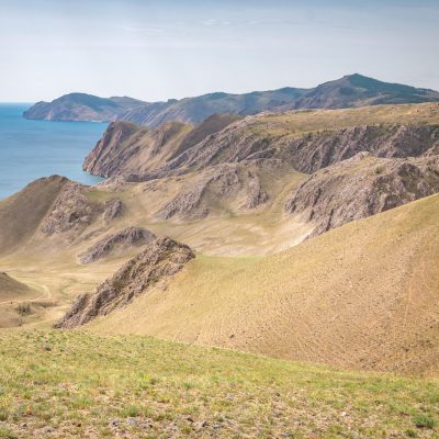 Steilküste an der Westküste vom Baikalsee im Pribaykalsky NP