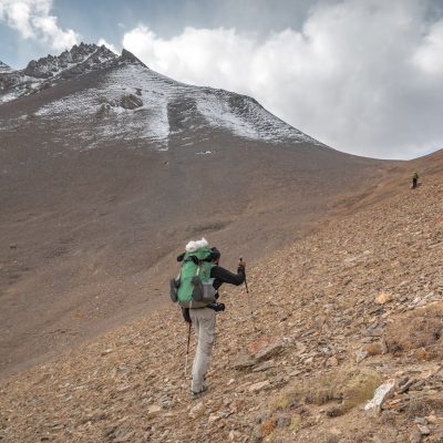 Schottriger Aufstieg zum Uryam-Pass