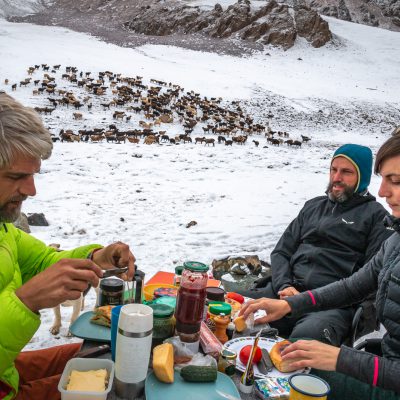 Frühstück im Schnee