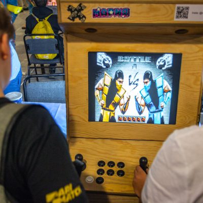 Mortal Kombat am Retroautomaten